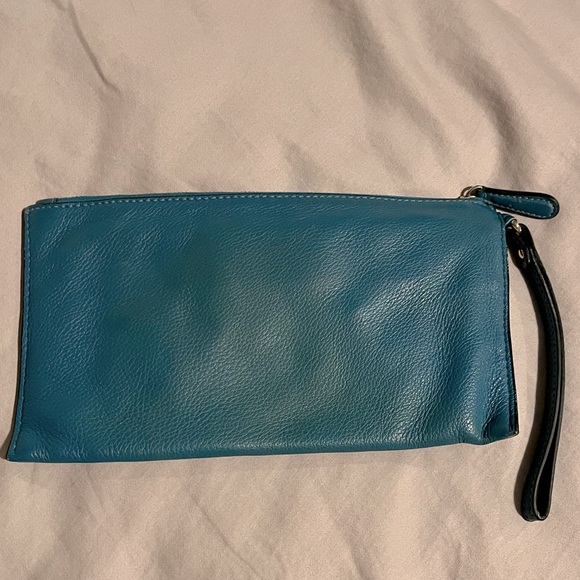 MICHAEL KORS CLUTCH - Picture 7 of 9